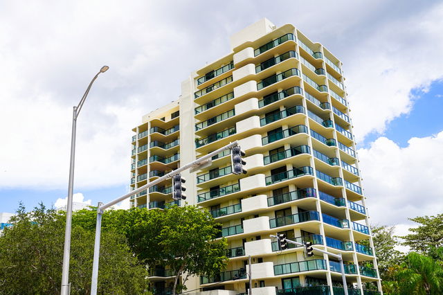 The Coconut Grove Bayshore Condos photo 3